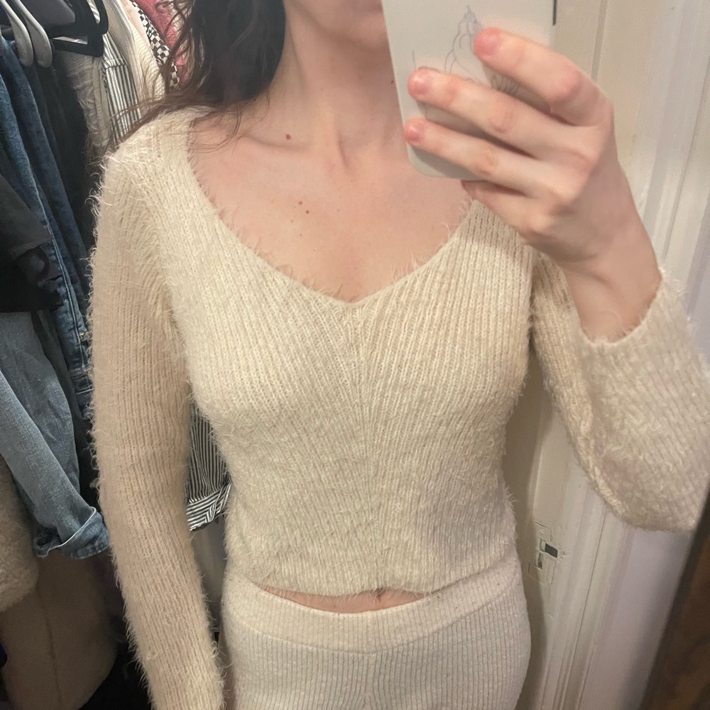 Cropped Eyelash Knit Sweater - Picture 6 of 6